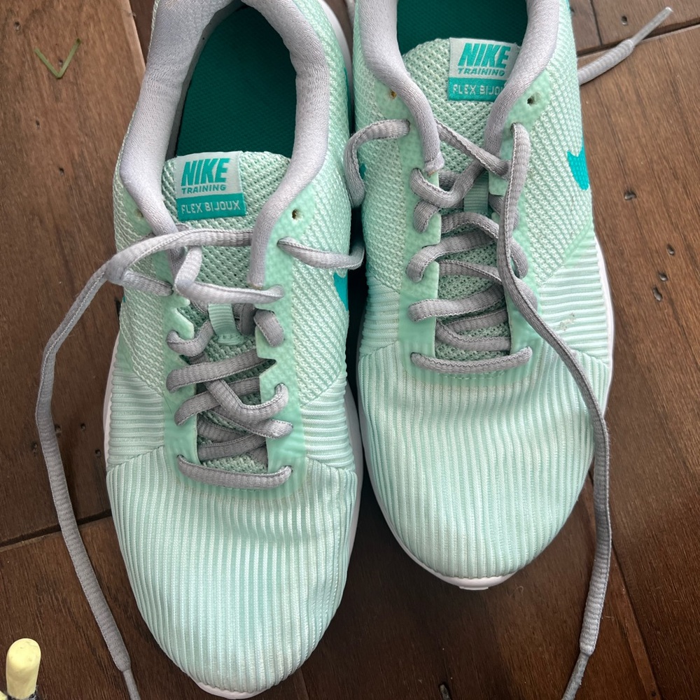 Nike training shoes worn once 6.5